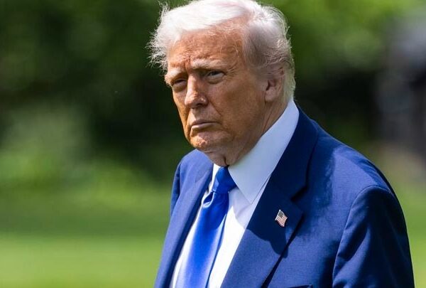 Εμπορικός πόλεμος ΗΠΑ-Ευρώπης: Η ΕΕ προειδοποιεί για αντίμετρα μετά την ανακοίνωση Τραμπ&hellip;