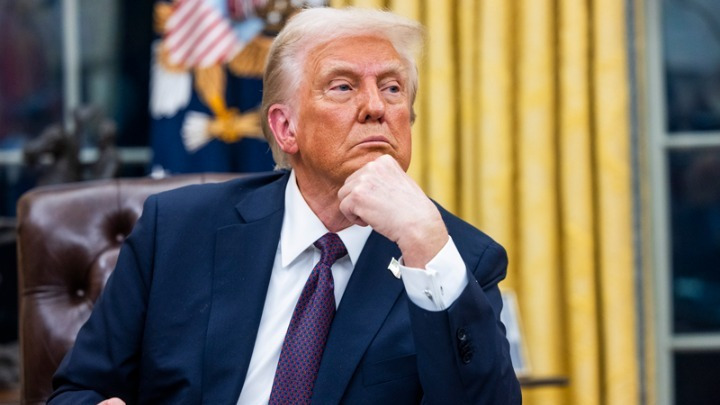 Απειλές Τραμπ κατά Ιράν: «Θα σας βομβάρδιζα ξανά χωρίς δισταγμό»