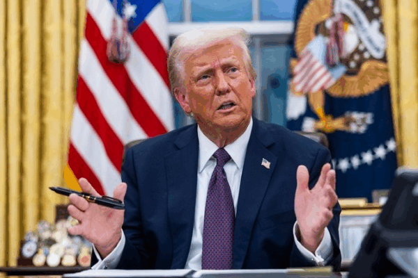 Τραμπ: «Ίσως βομβαρδίσουμε το νησί Χαργκ στο Ιράν μερικές φορές ακόμη για&hellip;