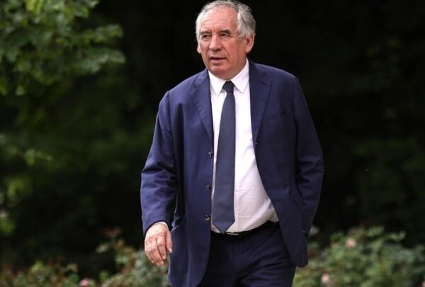 Γαλλία: Η κυβέρνηση Μπαϊρού αντιμέτωπη με πρόταση μομφής για το συνταξιοδοτικό