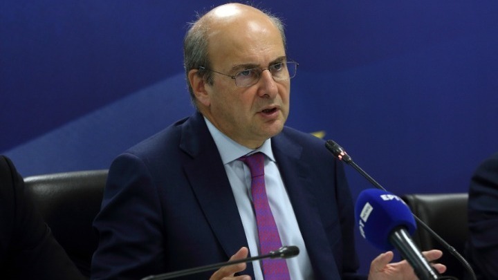 Χατζηδάκης για ΕΛΤΑ: “Δεν επέλεξα εγώ ποια υποκαταστήματα θα κλείσουν”