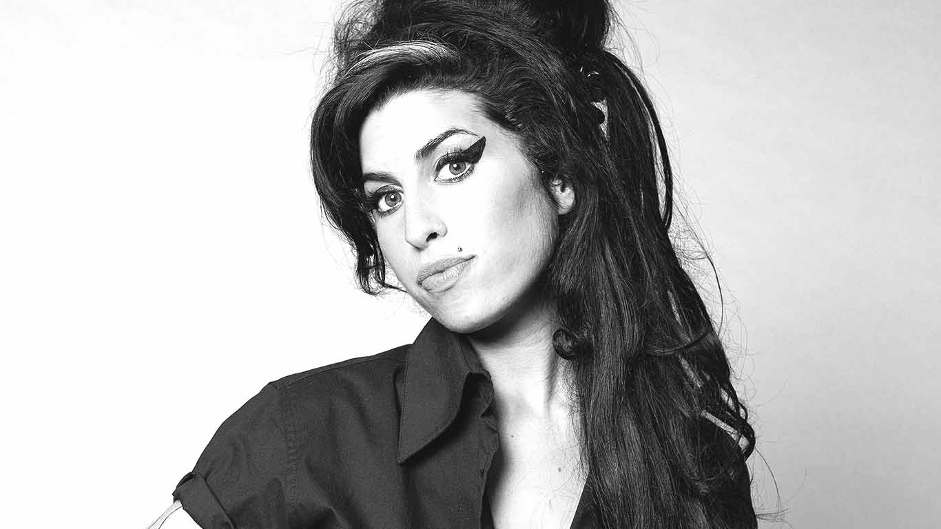 Amy Winehouse: Σαν σήμερα σβήνει ένα από τα μεγαλύτερα ταλέντα του 21ου αιώνα