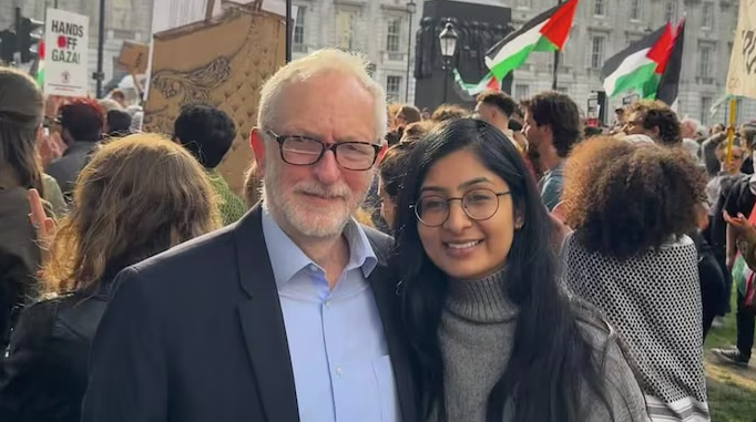 Βρετανία: Ο Κόρμπιν επιβεβαιώνει τις συζητήσεις για τη δημιουργία νέου κόμματος