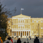 Χαμένες ευκαιρίες, εγκληματικά λάθη και ακριβό τίμημα: Το χρονολόγιο της ελληνικής κρίσης και των μνημονίων