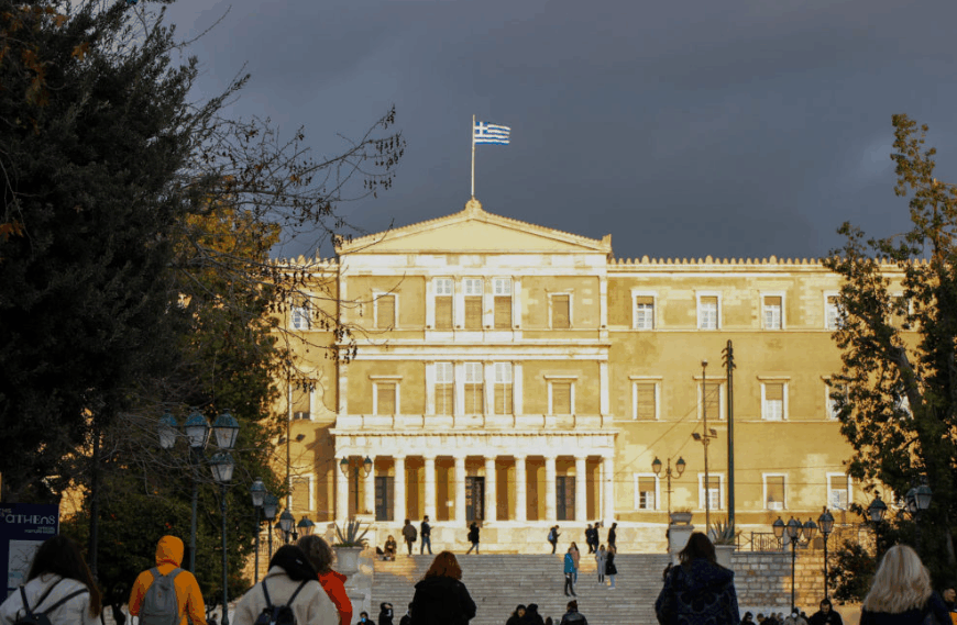 Χαμένες ευκαιρίες, εγκληματικά λάθη και ακριβό τίμημα: Το χρονολόγιο της ελληνικής κρίσης&hellip;