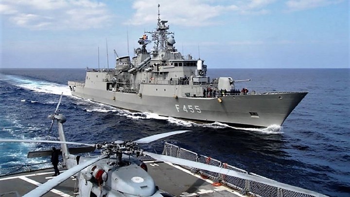 Αντιμετωπίζοντας το μεταναστευτικό με… κανονιοφόρους: Σχέδιο ναυτικού αποκλεισμού…