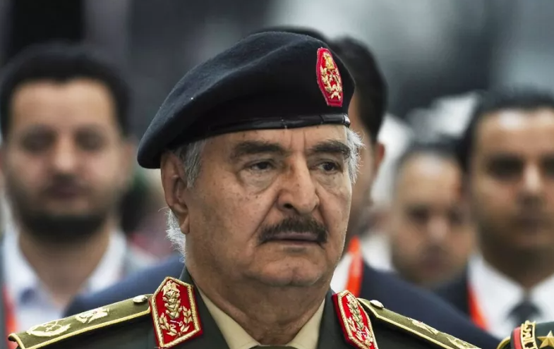 Συνάντηση Γεραπετρίτη με Χαφτάρ στη Βεγγάζη: Στο τραπέζι οι θαλάσσιες ζώνες