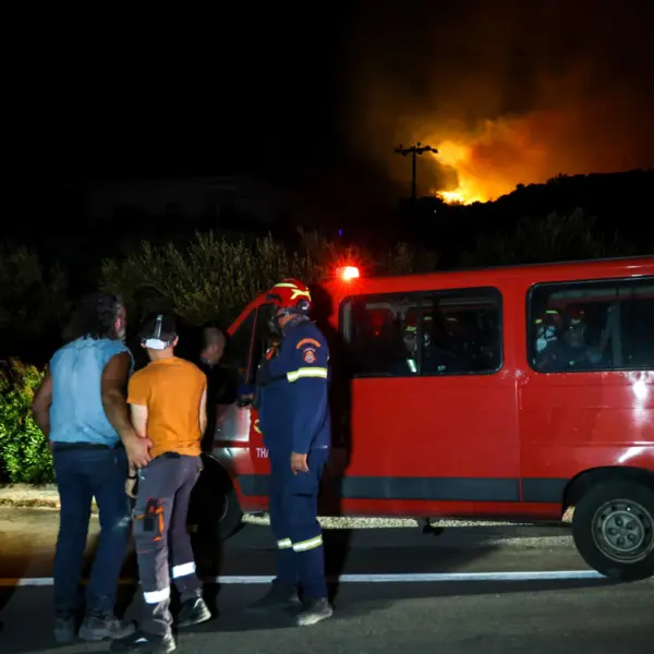 Πύρινη κόλαση στην Ιεράπετρα: Ολονύχτια μάχη με τις φλόγες – Εκκενώσεις, καταστροφές&hellip;