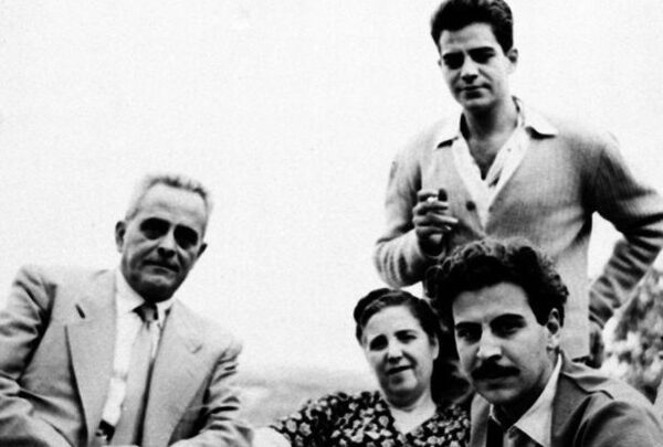 Νεώτερο μνημείο η πατρική οικία του Μίκη και Γιάννη Θεοδωράκη στον Γαλατά&hellip;