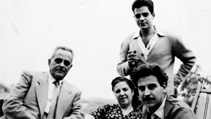 Νεώτερο μνημείο η πατρική οικία του Μίκη και Γιάννη Θεοδωράκη στον Γαλατά Χανίων