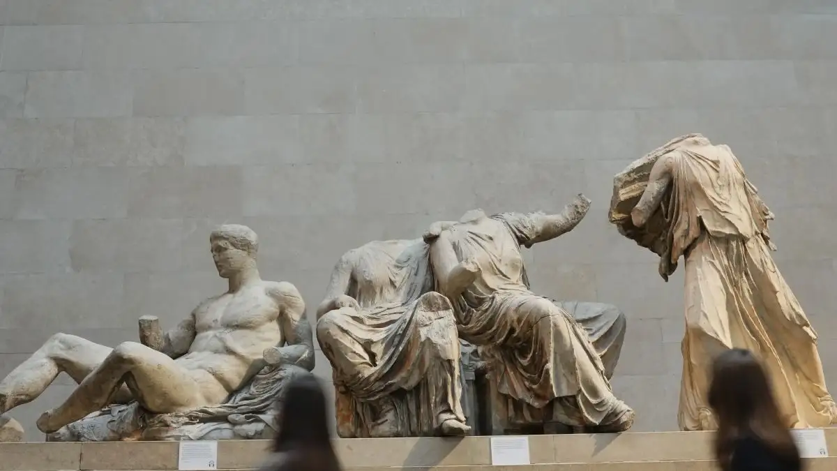 Μπλόκο στα Γλυπτά του Παρθενώνα από δεξιούς ακτιβιστές με τη συμμετοχή της Λιζ&hellip;