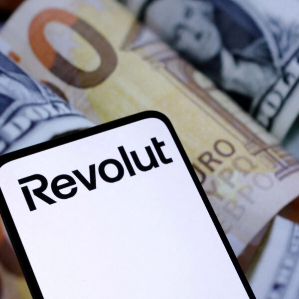 Η Revolut ζητά 1 δισ. δολάρια για παγκόσμια επέκταση με αποτίμηση 65&hellip;