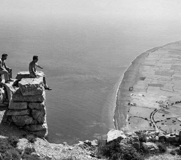 Η Σαντορίνη πριν την ανάπτυξη: Μια σπάνια ματιά στην Αρχαία Θήρα του 1963