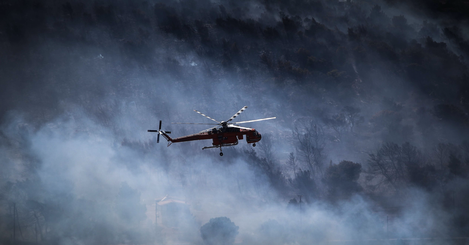 Εκτός ελέγχου η φωτιά σε Πικέρμι και Σπάτα: Καίγονται σπίτια, εκκενώσεις και διακοπές κυκλοφορίας