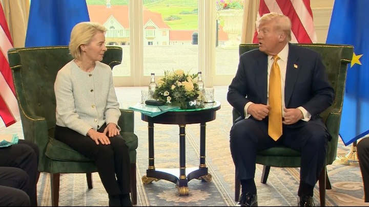 Ο Τραμπ ανακοίνωσε «τη μεγαλύτερη εμπορική συμφωνία» με την ΕΕ – Τι&hellip;