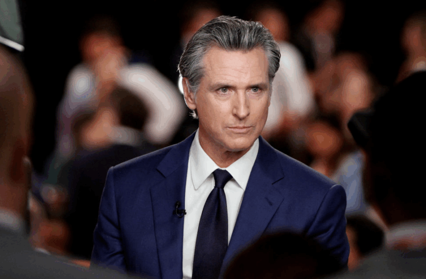 Δημοκρατικοί: Ισχυρή στήριξη για Νιούσομ έναντι της Χάρις σε νέα δημοσκόπηση Καλιφόρνιας