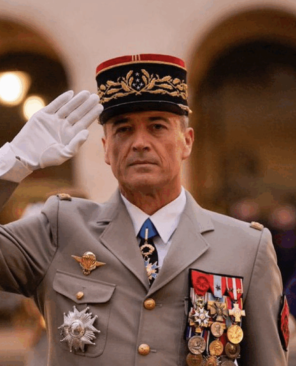 Η Ευρώπη κινδυνεύει να γίνει «θύραμα» αν δεν αποκτήσει στρατιωτική ισχύ, προειδοποιεί ο Γάλλος αρχηγός Ενόπλων Δυνάμεων