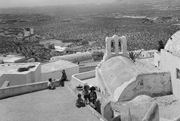 Nelly’s- Η Σαντορίνη του μεσοπολέμου – Φωτογραφική έκθεση στο Κέντρο Φωτογραφίας Καστελάνα