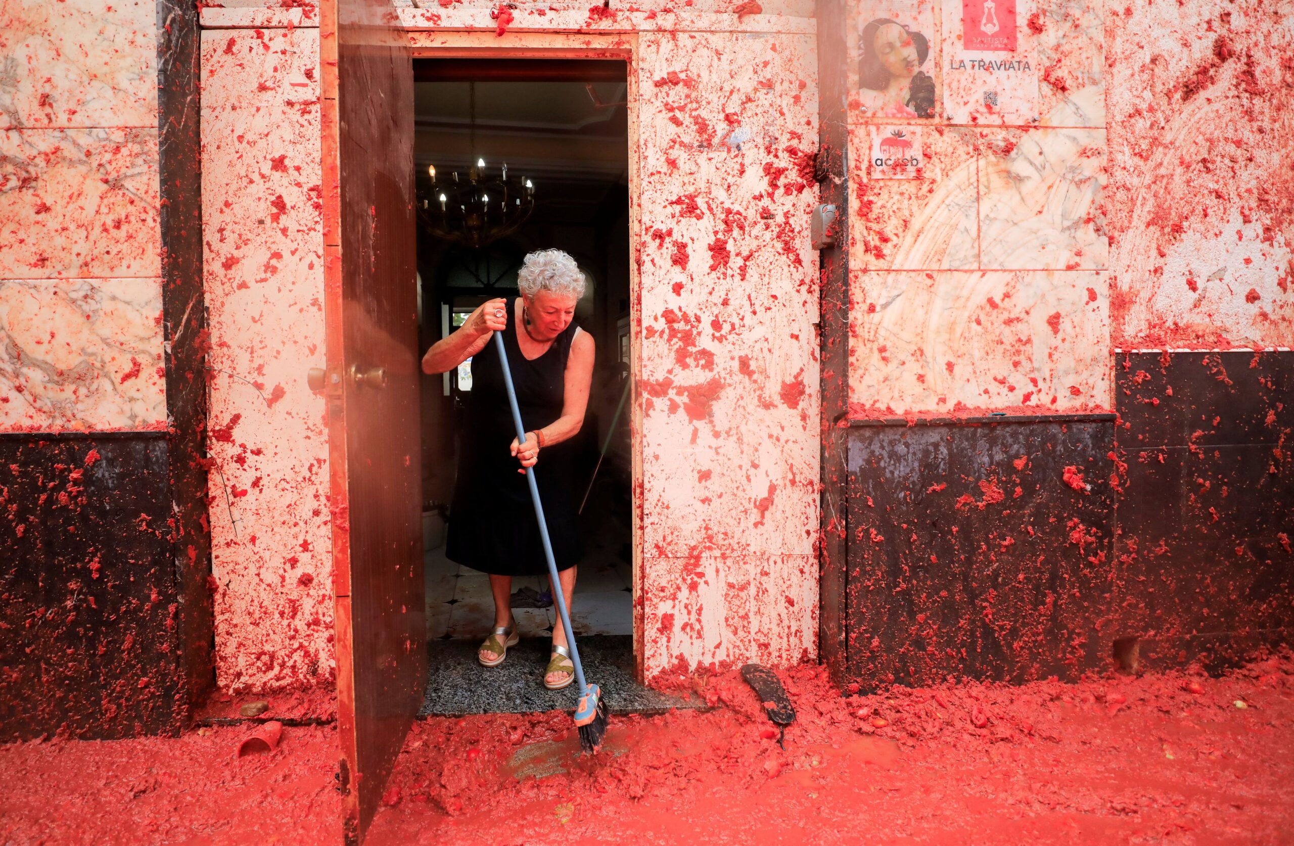 La Tomatina: Το Φεστιβάλ της ντομάτας στην Buñol