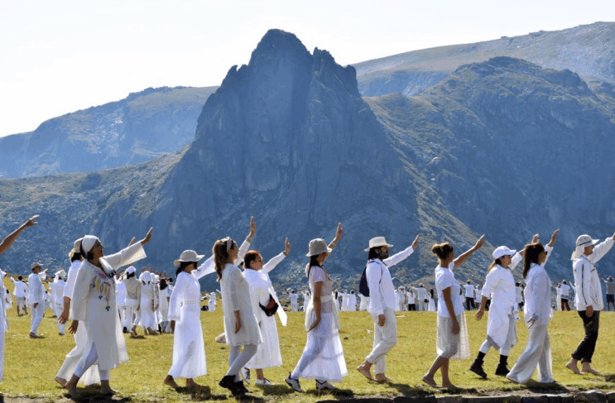 Γιορτή του «θείου νέου έτους» στη Βουλγαρία: Χορός στα βουνά με τη&hellip;