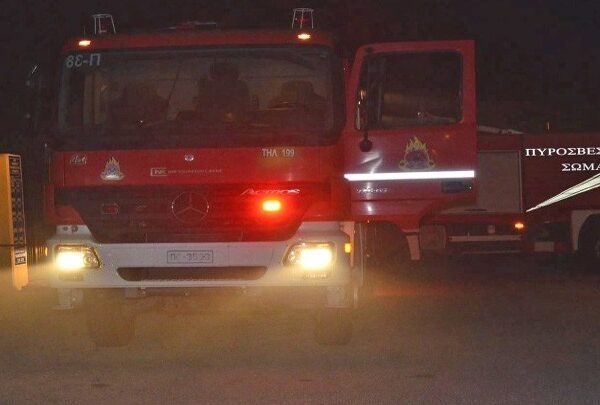 Νύχτα αγωνίας στη Χίο – Απεγκλωβισμοί πολιτών και ενισχύσεις πυροσβεστών στο βόρειο&hellip;