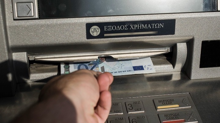 Χωρίς χρεώσεις από σήμερα οι αναλήψεις στα ΑΤΜ
