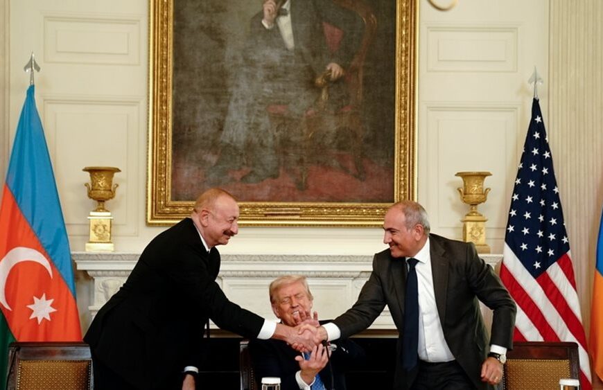 Ιστορική ειρηνευτική συμφωνία για Αρμενία και Αζερμπαϊτζάν με τη μεσολάβηση Τραμπ