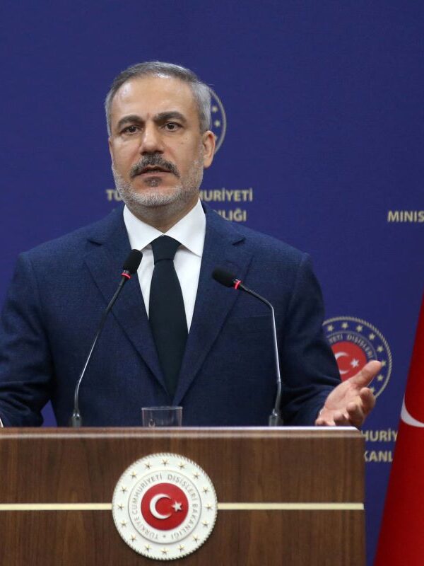 Ένταση στα ελληνοτουρκικά: Επικίνδυνες αιχμές Φιντάν και αυστηρή απάντηση της Αθήνας