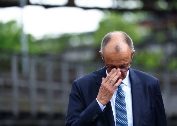 Καμπανάκι για τον Μερτς – Η ακροδεξιά AfD προηγείται στις δημοσκοπήσεις