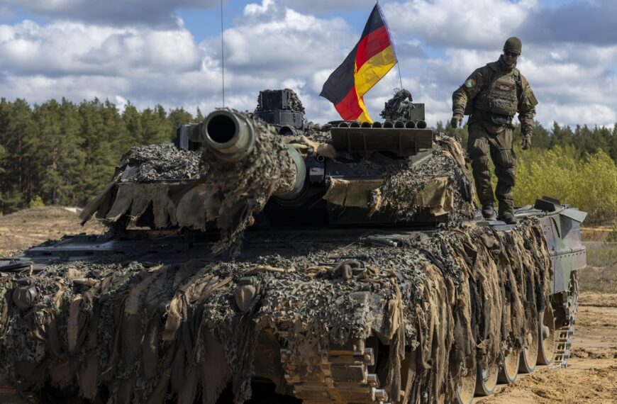 Ουκρανία: Αβέβαιες οι εγγυήσεις ασφαλείας – Οι ΗΠΑ αποσύρονται, η Ευρώπη διχάζεται