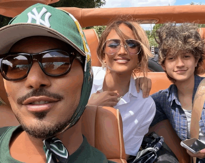 Η Τζένιφερ Λόπεζ απολαμβάνει το καλοκαίρι με την κόρη της Έμα