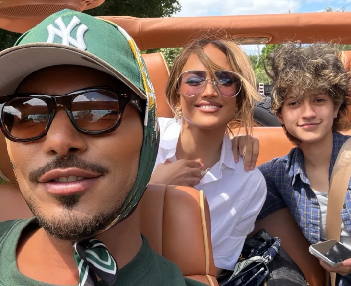 Η Τζένιφερ Λόπεζ απολαμβάνει το καλοκαίρι με την κόρη της Έμα