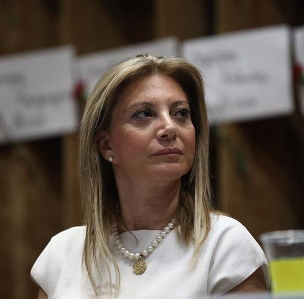 Καραχάλιος για Καρυστιανού: Συμβουλεύεται μία ερημίτισσα γερόντισσα που μιλά αραμαϊκά