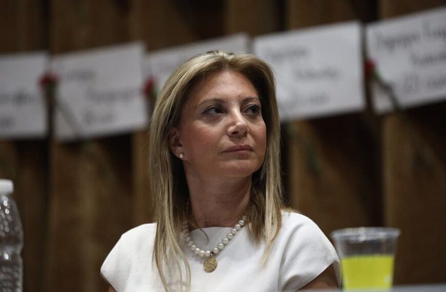 Καραχάλιος για Καρυστιανού: Συμβουλεύεται μία ερημίτισσα γερόντισσα που μιλά αραμαϊκά