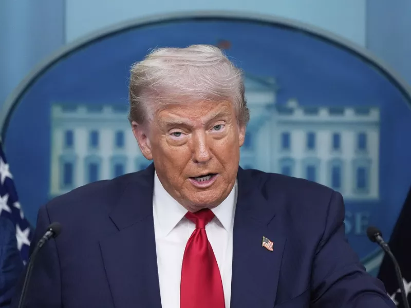 Απειλή για αγωγή 1 δισ. δολαρίων από τον Αμερικανό πρόεδρο στο BBC μετά&hellip;