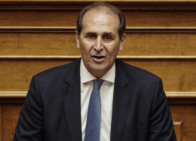 Απόστολος Βεσυρόπουλος: Πέθανε μετά από ανακοπή καρδιάς σε ηλικία 59 ετών