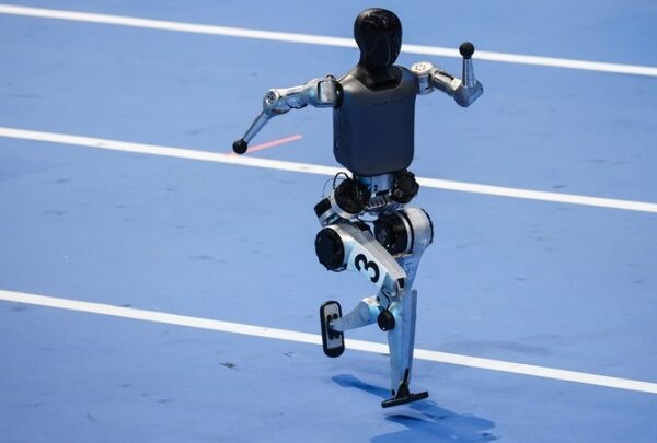 Ρομπότ σε δράση: Ξεκίνησαν οι πρώτοι Παγκόσμιοι Αγώνες Ανθρωποειδών στο Πεκίνο