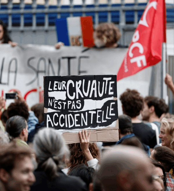 Γαλλία: Πολύ πέρα από μία «απλή» κυβερνητική κρίση