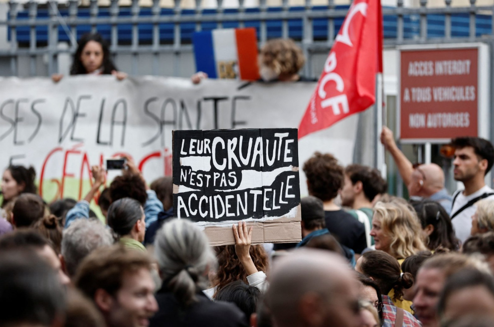 Γαλλία: Πολύ πέρα από μία «απλή» κυβερνητική κρίση