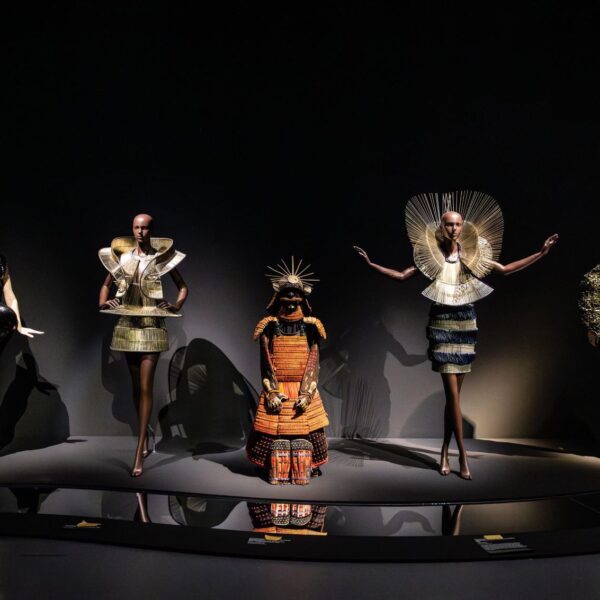 Η Iris van Herpen στο Kunsthal Rotterdam: Η μόδα ως γλυπτική των&hellip;