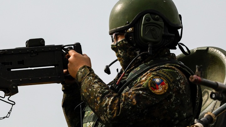 Ο Τραμπ «παγώνει» στρατιωτική βοήθεια στην Ταϊβάν εν μέσω διαπραγματεύσεων με το Πεκίνο