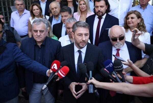 Ανδρουλάκης στη ΔΕΘ με στόχο να “ξεκολλήσει” από το 12-13%: Παρουσίαση του&hellip;