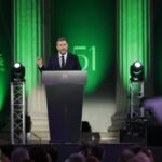 ΠΑΣΟΚ: 51 χρόνια ιστορίας, κάλεσμα Ανδρουλάκη για πολιτική αλλαγή και «ηθική επανάσταση»