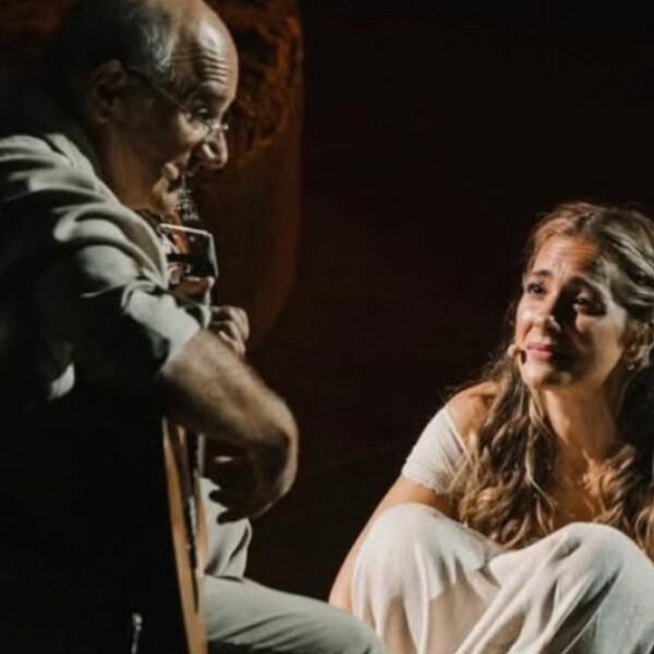 Νατάσσα Μποφίλιου: «Η σχέση μου με τον πατέρα μου δεν είναι για&hellip;