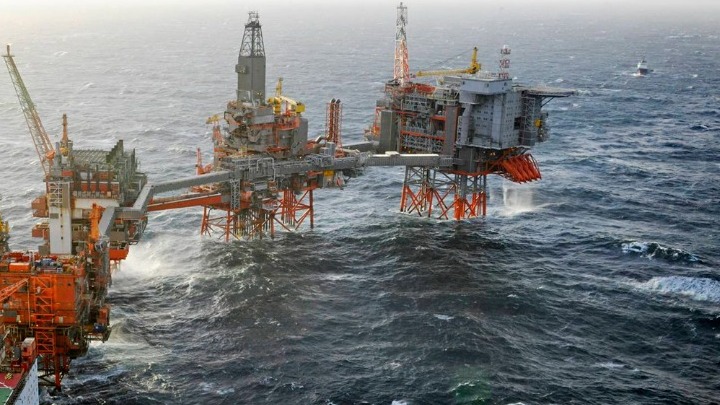 Chevron και HELLENiQ Energy διεκδικούν τα θαλάσσια «οικόπεδα» της Κρήτης και της Πελοποννήσου