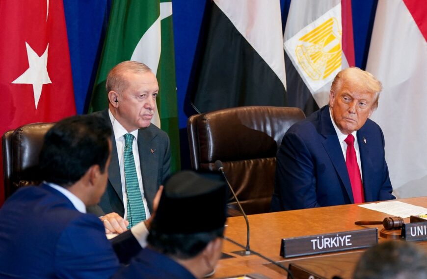 Εκ δεξιών του Τραμπ ο Ερντογάν