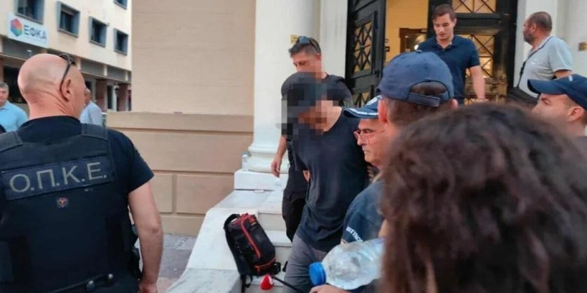 Φωτιά στην Πάτρα: Δικαιωμένοι οι δύο νεαροί εθελοντές – Κατέρρευσε το σενάριο του&hellip;