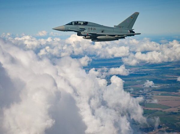 Το ΝΑΤΟ μπροστά στο δίλημμα: Κατάρριψη ρωσικών αεροσκαφών ή αποφυγή κλιμάκωσης;