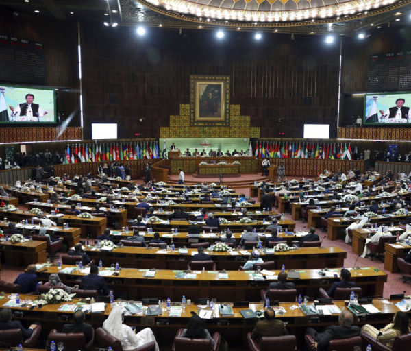 Ανάλυση / Γιατί οι Άραβες δεν στηρίζουν τους Παλαιστίνιους και δεν πιέζουν&hellip;