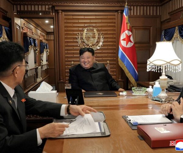 Κιμ Γιονγκ Ουν: Το πράσινο τρένο της κόκκινης εξουσίας και της χλιδής